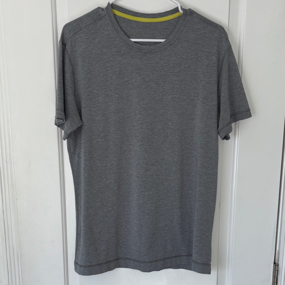 Lululemon Gray Athletic Top tee t shirt M? L?